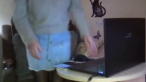 ellajohnsonx online show from February 21, 6:03 am