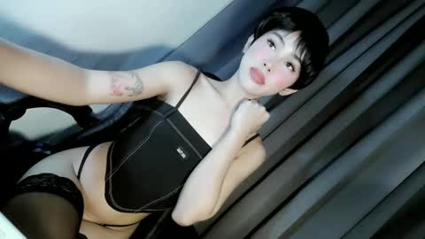 ella online show from February 7, 1:53 am