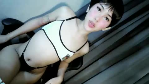 ella online show from March 4, 6:14 pm