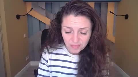 EllaLongs online show from December 2, 12:32 pm