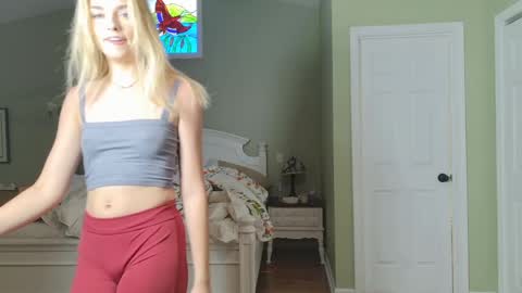 ellalowe online show from April 15, 7:58 pm