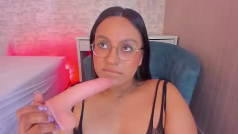 Ella online show from February 10, 7:47 am