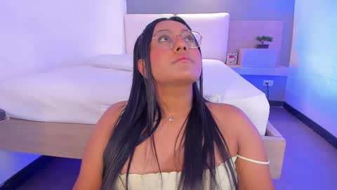 Ella online show from February 11, 4:55 am