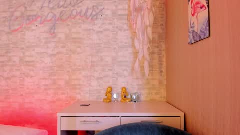 Ella online show from February 15, 5:51 am