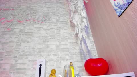 Ella online show from February 23, 9:44 am