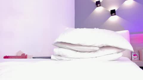 Ella online show from February 27, 8:28 am