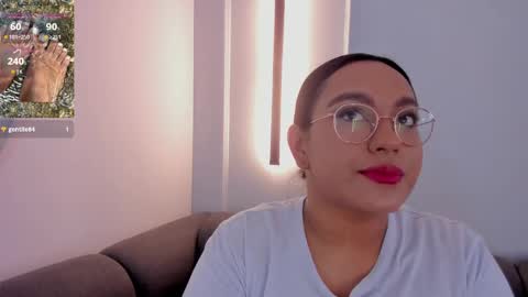 Ella online show from November 6, 11:55 am