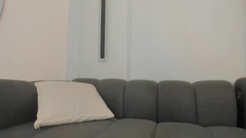 Ella online show from November 29, 11:24 am