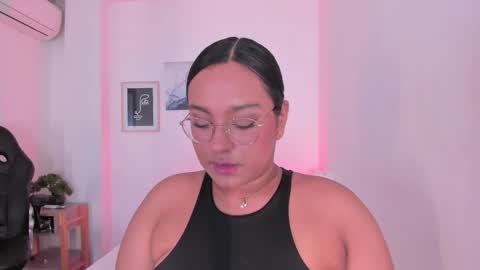 Ella online show from December 21, 12:45 pm