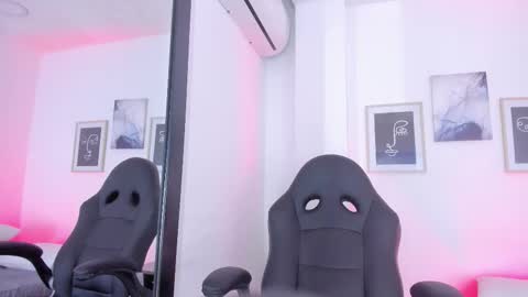 Ella online show from January 9, 12:08 pm