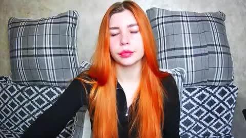 Snapshot of ellanuar chatting on September 17, 2:02 am EllaNuar online show from September 17, 2:02 am