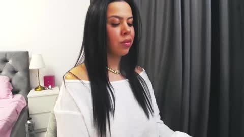 Snapshot of ellasins chatting on January 16, 7:40 pm ellasins online show from January 16, 7:40 pm