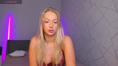 elldiana online show from July 1, 2:02 am