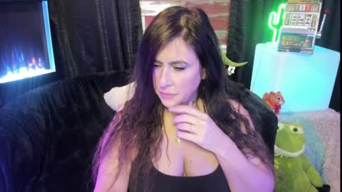 ELLE online show from February 5, 4:47 pm