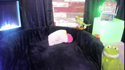 ELLE online show from February 5, 10:55 pm