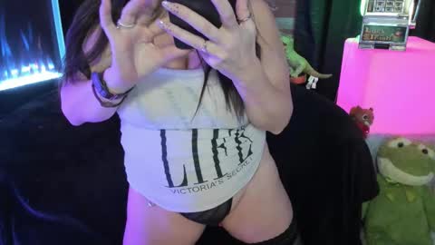 ELLE online show from November 29, 8:28 am