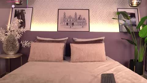 Elle Diane online show from March 2, 12:24 am