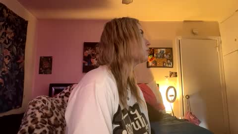 Snapshot of ellejess chatting on March 1, 8:33 pm ellejess online show from March 1, 8:33 pm