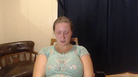 elle online show from September 12, 10:26 am