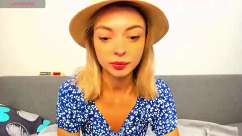 ellen_flow online show from October 4, 12:25 pm