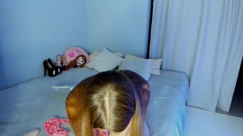 Snapshot of ellenmays chatting on February 14, 2:33 pm Ellen online show from February 14, 2:33 pm