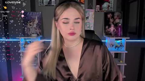 Snapshot of ellensoftt chatting on November 6, 5:36 pm Maria online show from November 6, 5:36 pm