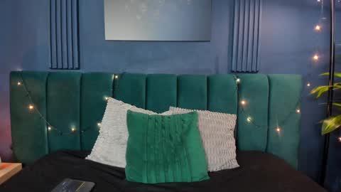 Ellie Taylor online show from December 31, 8:15 am