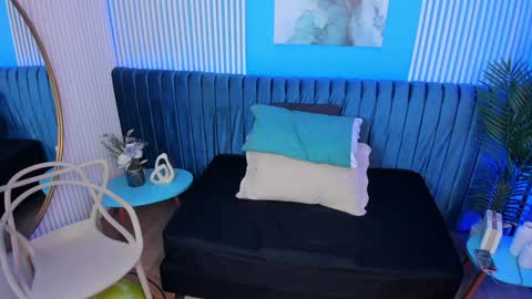 Ellie Taylor online show from January 31, 9:27 am