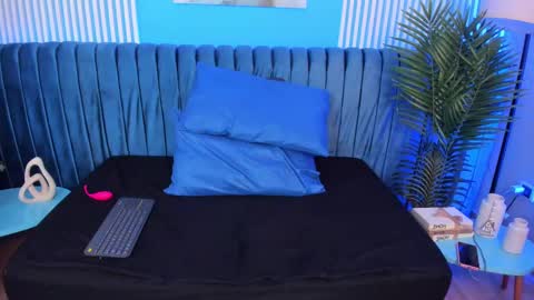 Ellie Taylor online show from February 26, 3:10 am