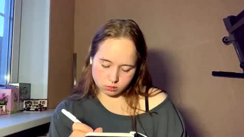 Snapshot of ellicavel chatting on December 17, 9:21 pm Michelle online show from December 17, 9:21 pm