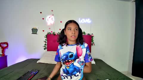 Snapshot of ellie_cute7 chatting on May 6, 7:41 pm ellie_cute7 online show from May 6, 7:41 pm