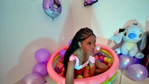 Snapshot of ellie_cute7 chatting on June 15, 7:38 pm ellie_cute7 online show from June 15, 7:38 pm