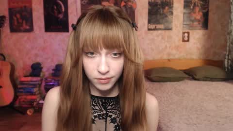 Snapshot of ellie_friendly chatting on March 2, 11:22 pm ellie_friendly online show from March 2, 11:22 pm