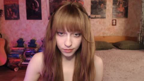 ellie_friendly online show from April 9, 12:21 am