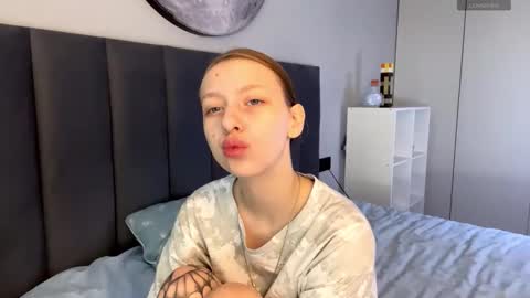 Ellie online show from September 30, 7:02 am