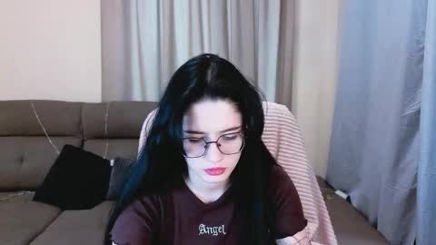 ellie_magic online show from March 13, 2:01 pm