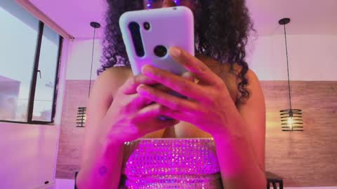 elliee_alves online show from April 6, 3:24 pm