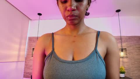 elliee_alves online show from June 1, 5:58 pm