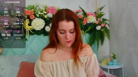 Snapshot of ellielarson chatting on October 5, 5:11 pm EllieLarson online show from October 5, 5:11 pm