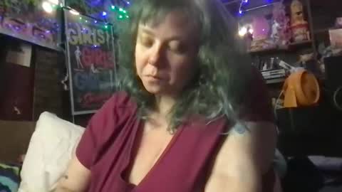 Ellie Louise online show from January 18, 6:55 pm