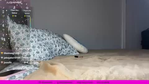 ellie online show from June 25, 4:12 am