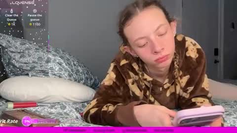 ellie online show from June 26, 4:50 am