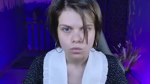 elliemurler online show from September 23, 9:01 am