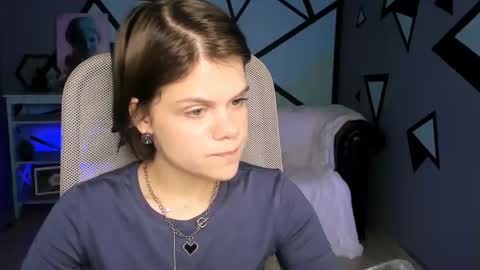 elliemurler online show from October 10, 9:08 am