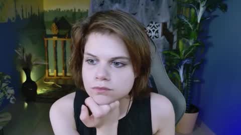 elliemurler online show from October 31, 2:40 pm