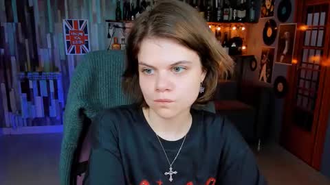 elliemurler online show from November 15, 9:06 am