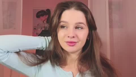 Snapshot of elliephant_ chatting on January 10, 12:26 pm just Emily online show from January 10, 12:26 pm