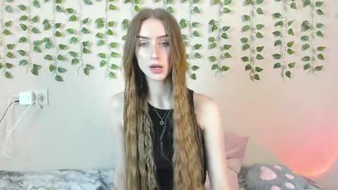 ellierough online show from June 15, 3:31 am