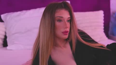 EllinaNuria online show from April 17, 5:54 am