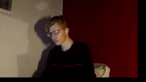 Elliot online show from February 14, 8:49 pm